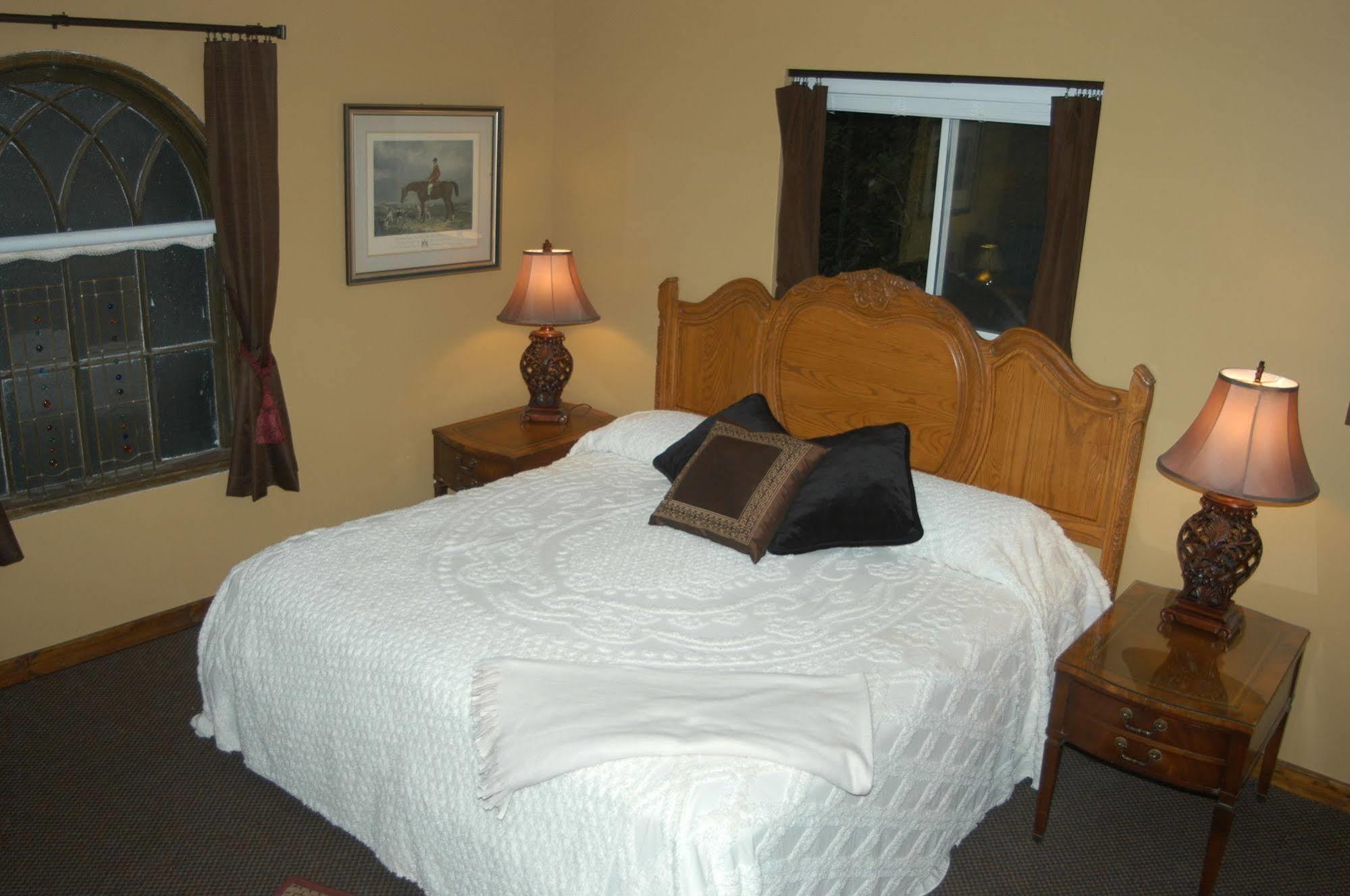 Bard'S Inn Cedar City Bagian luar foto